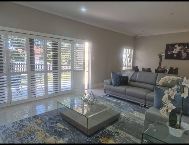 4 BEDROOM TOWNHOUSE FOR SALE IN IZINGA ESTATE